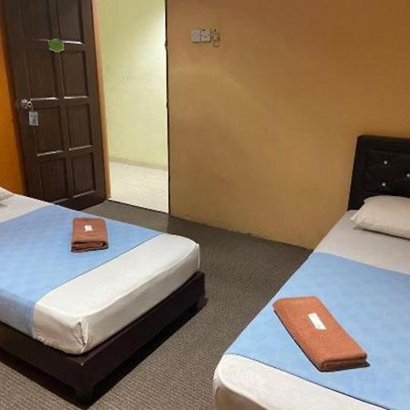 Muadzam Shah Oyo 91065 Hotel De Anjung מראה חיצוני תמונה