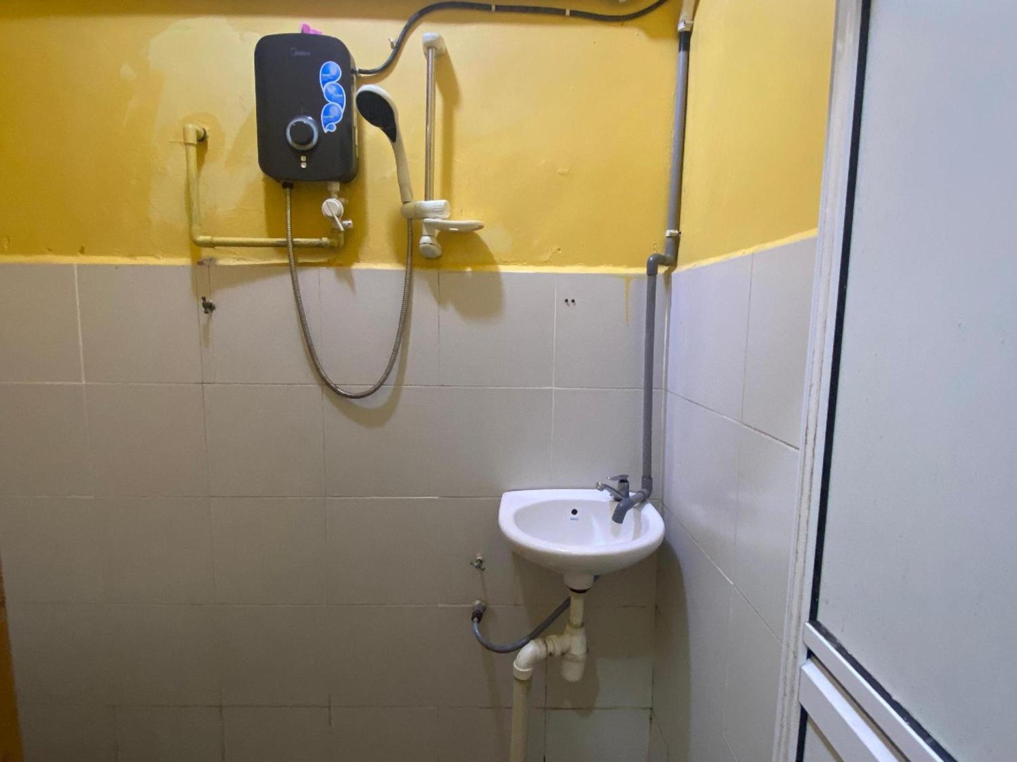 Muadzam Shah Oyo 91065 Hotel De Anjung מראה חיצוני תמונה