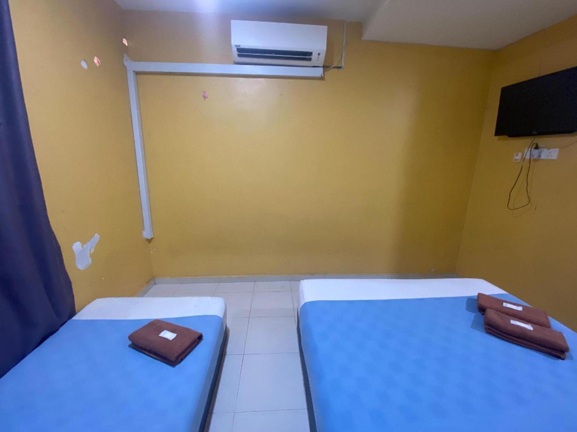 Muadzam Shah Oyo 91065 Hotel De Anjung מראה חיצוני תמונה