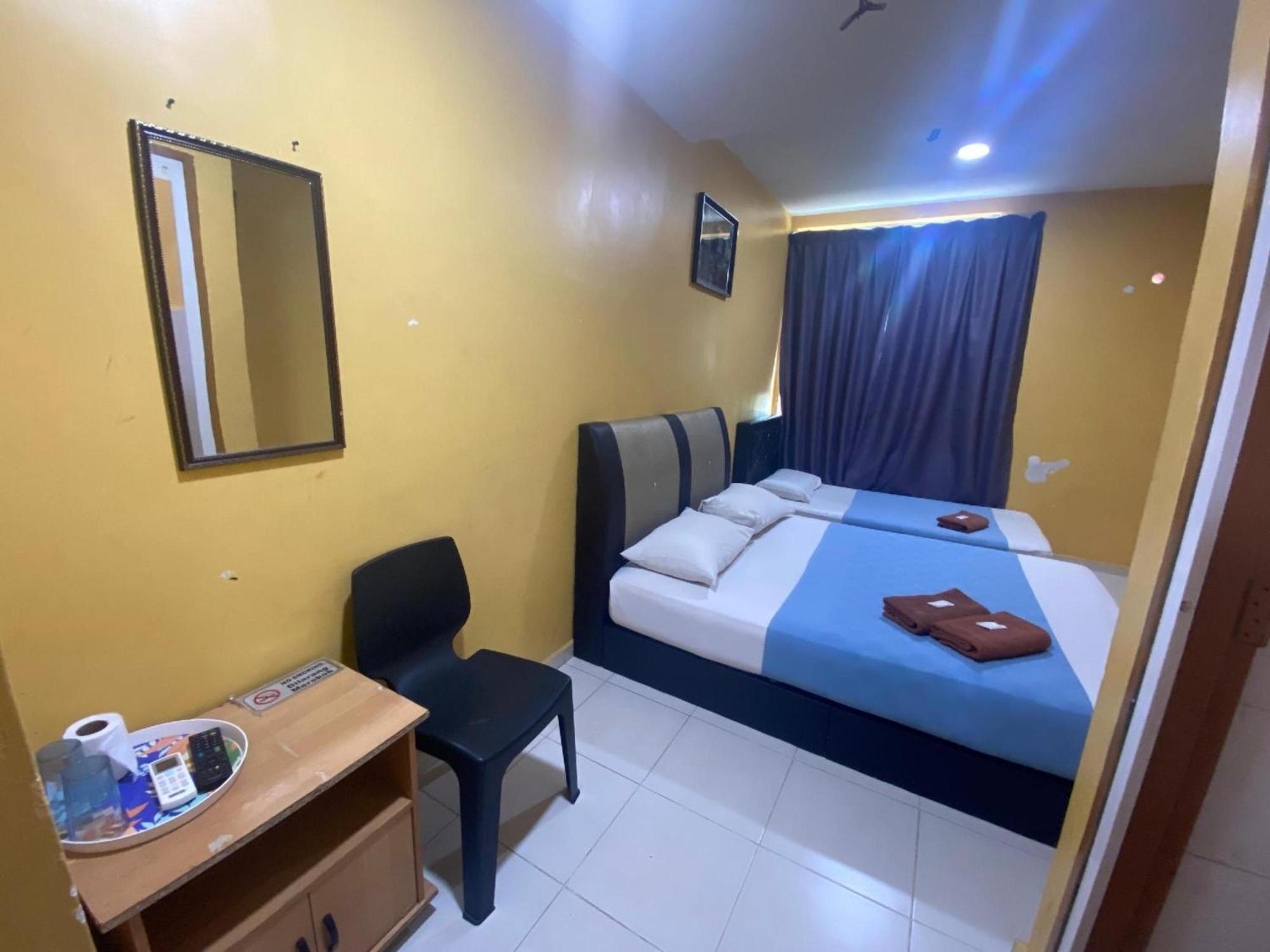 Muadzam Shah Oyo 91065 Hotel De Anjung מראה חיצוני תמונה