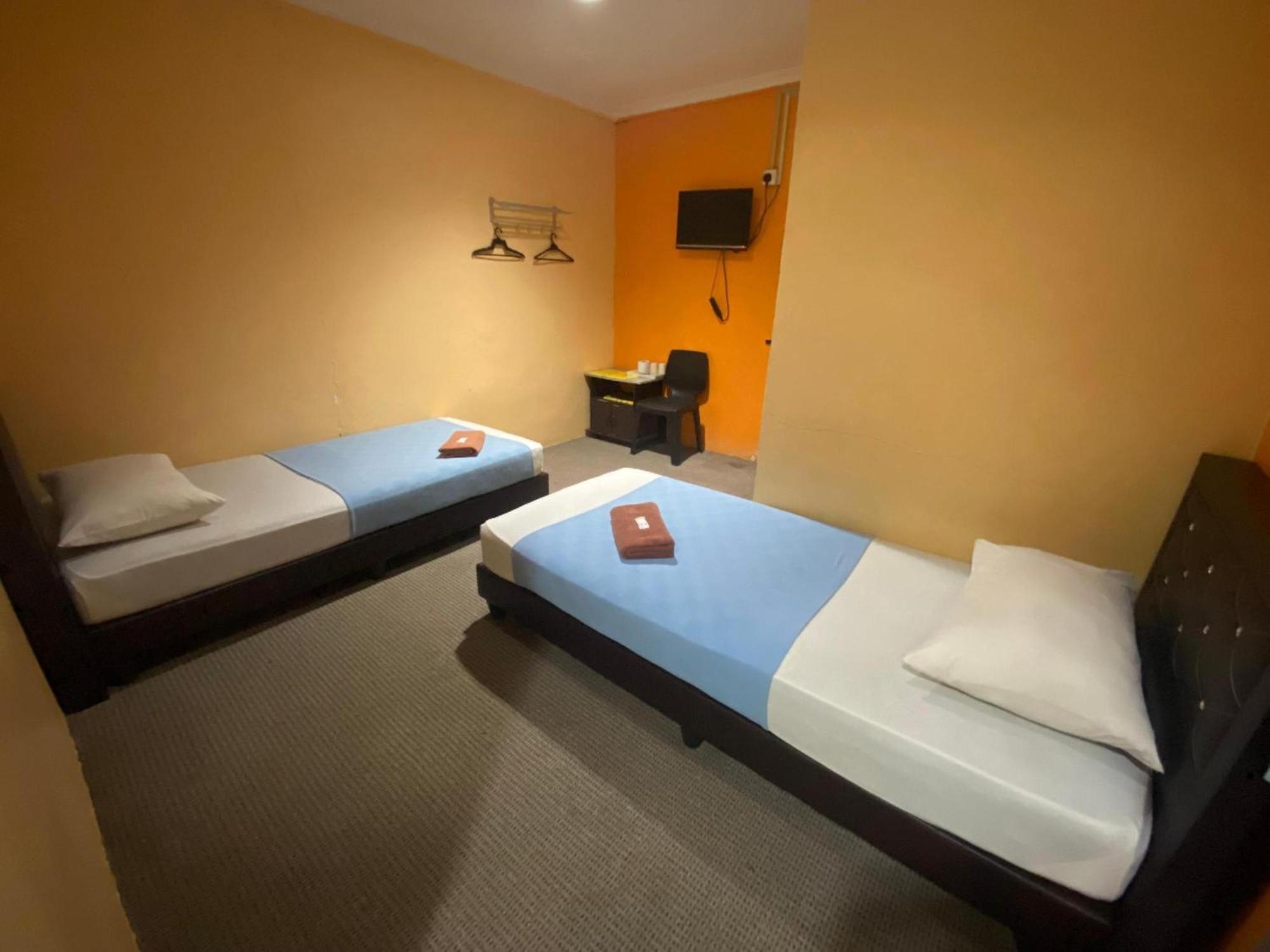 Muadzam Shah Oyo 91065 Hotel De Anjung מראה חיצוני תמונה